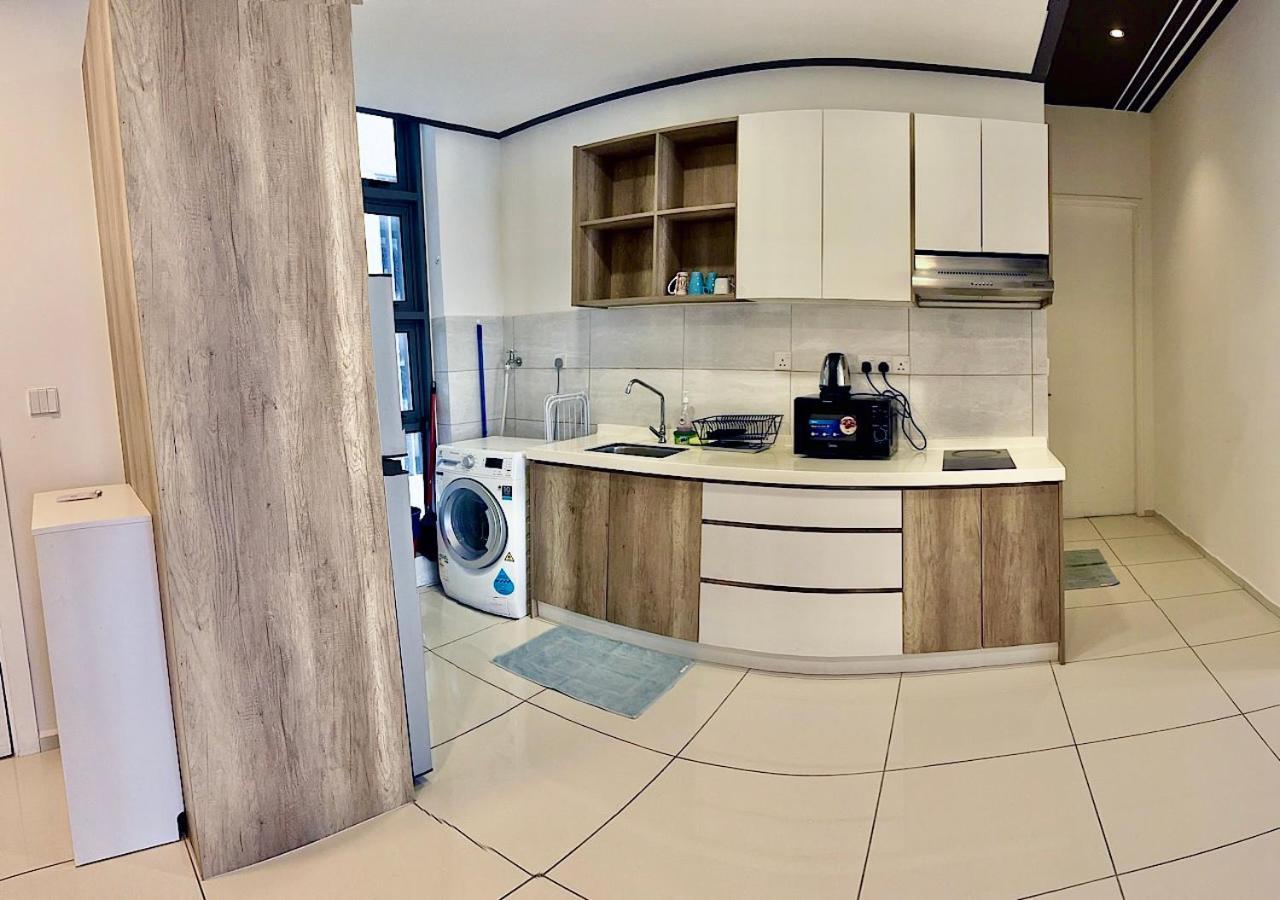 Robertson By Jr' Homes Pangsapuri